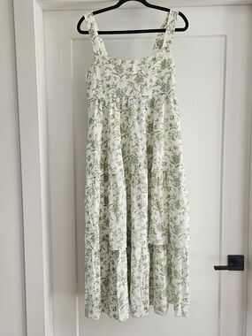 MINE Cream Tiered Maxi Dress with Sage Green Floral Print Sz Medium